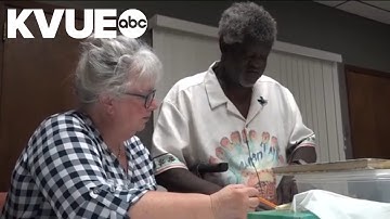 66-year-old Texas man learns to read