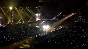 BTS WINGS TOUR FINAL: Army singing Born singer Loudly