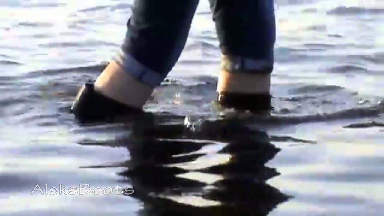 Rubber boots are drowning in the waters of Leman. (08/08/15) YouTube