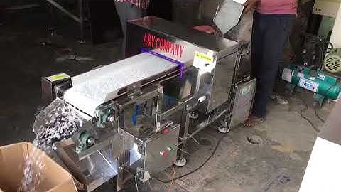 Flakes Metal Detector Conveyor System with Drop Down Type Auto Rejection, #metaldetectorconveyor