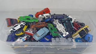 Autos Hotwheels y Matchbox en la caja, parte 3
