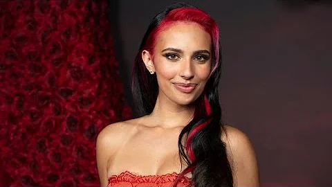 Kylie  and Ruby Rose Turner show us Disneyland