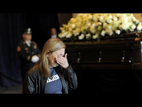 الأمريكيون يلقوننظرة أخيرة على جثمان نانسي ريغان قبل الدفن يوم الجمعة