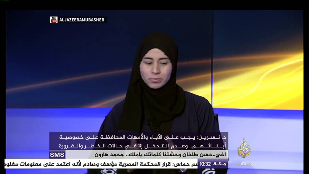 البنت بتحب تقلد امها في كل شئ وهي طفلة