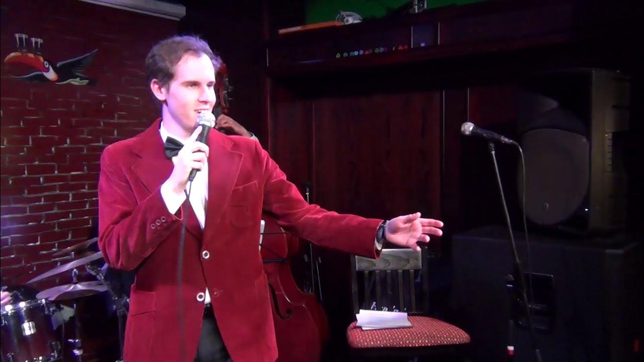 Алекс поет песню. Поет алекс 90 видео. Alex rus певец. Alex turner wallpaper. Alexander giannascoli.