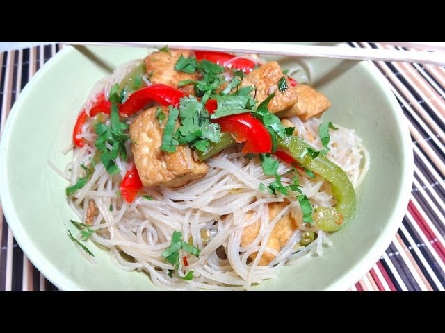 Fideo de Arroz con Tofu y Pimientos | Mi Cocina Rápida - Karen