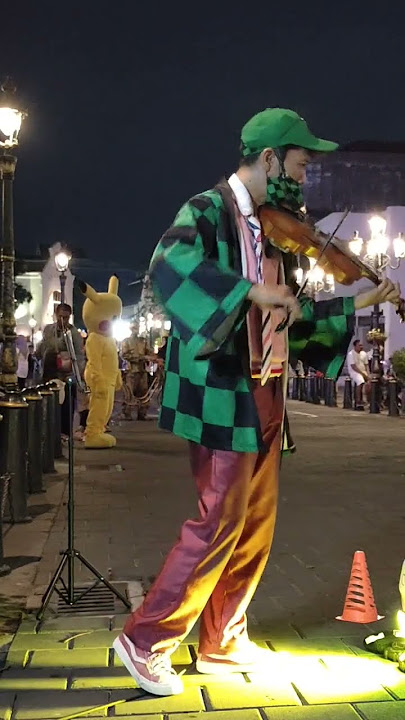 SUARA - HIJAU DAUN, DENNY KUSUMA MUSISI KOTA LAMA SEMARANG #kotalama #violin #viral