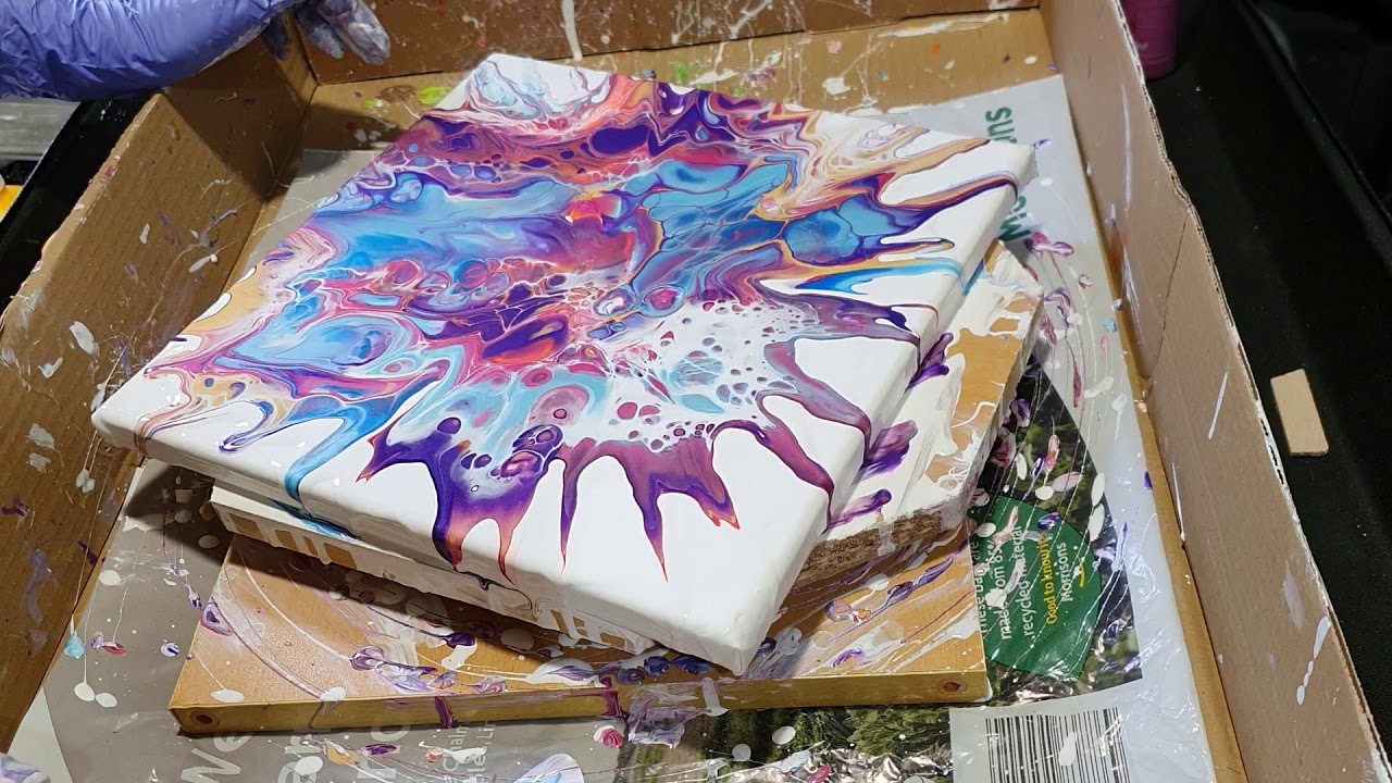 2 Acrylic paint pouring... My First Try with my Turntable Spinning