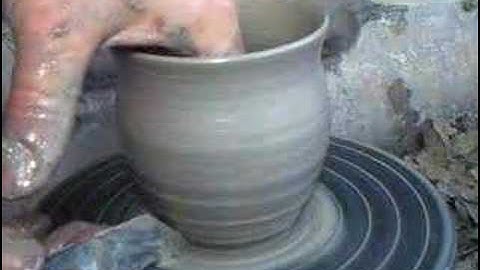 SIMON LEACH - repeat throwing coffee mugs !