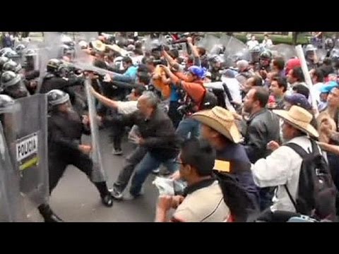 Video: Treffen Sie Die Lehrer Und Surfer Inspirierende Kinder In Mexiko