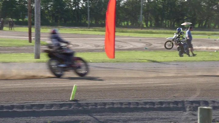 AMA Dirt Track Grand Nationals 250 Mod TT race Cha...