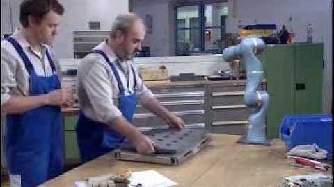 SMErobot™ Coffee Break (English)