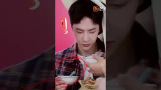 How to share food with his others.🥘🥤#wangyibo_zhaoliying screenshot 2