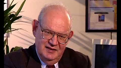 Benoît Mandelbrot - Fractals and the distribution of galaxies (108/144)