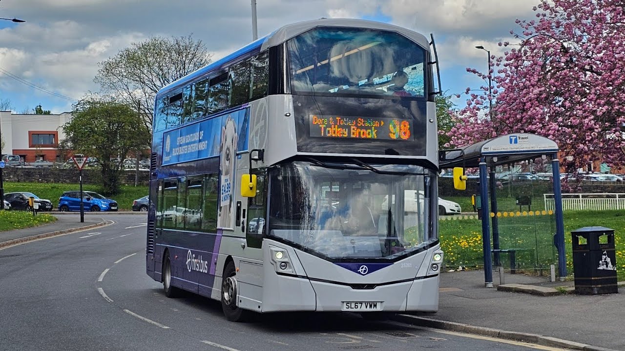 First Bus Sheffield 35261 X First Leeds On 98 From Hillsborough To ...