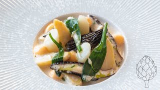 White asparagus with stuffed morels and a smoked beurre blanc | Fine dining dish