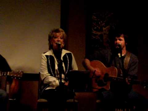Jan Dyer Performs Her Hit "Two Fools Collide"