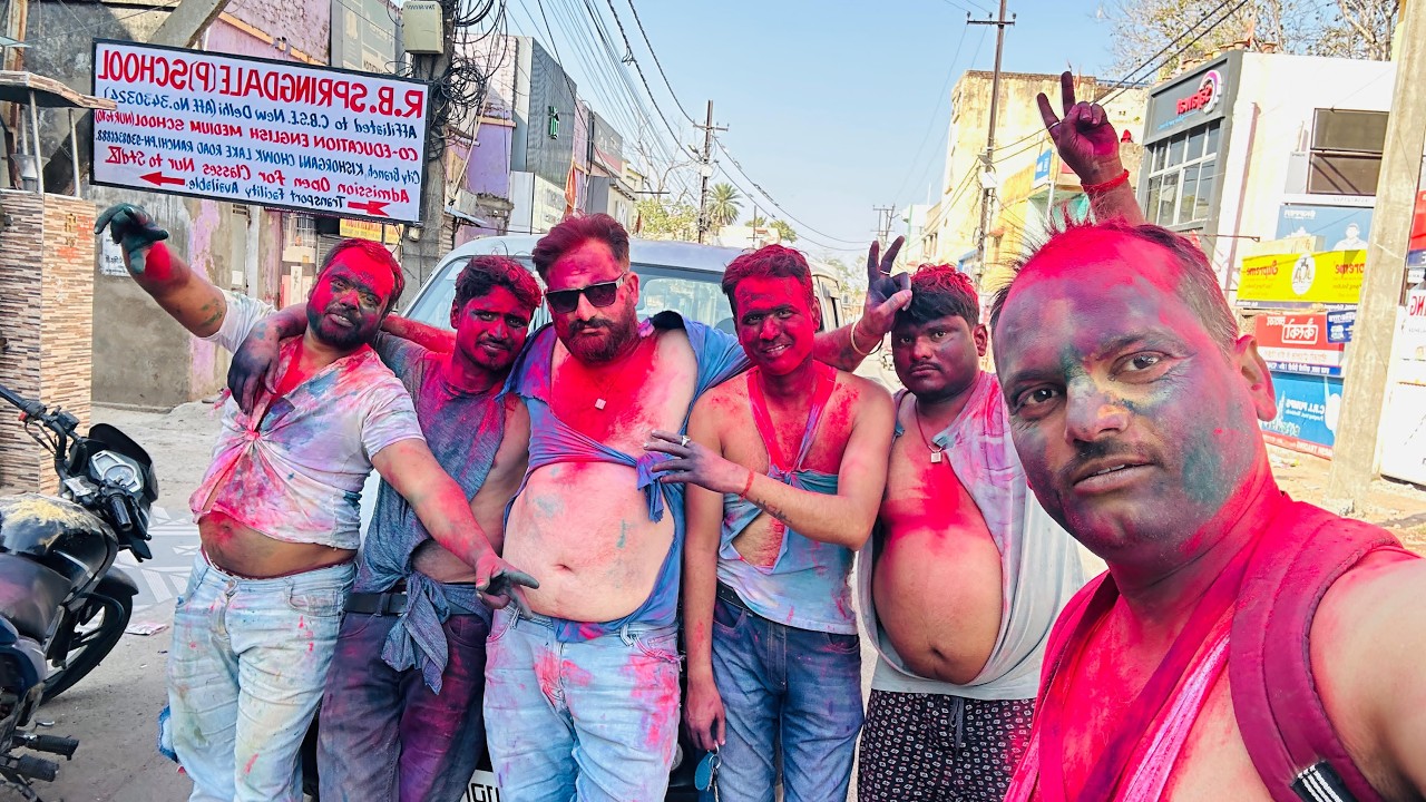 ऐसी होली पहले कभी नहीं देखी होगी