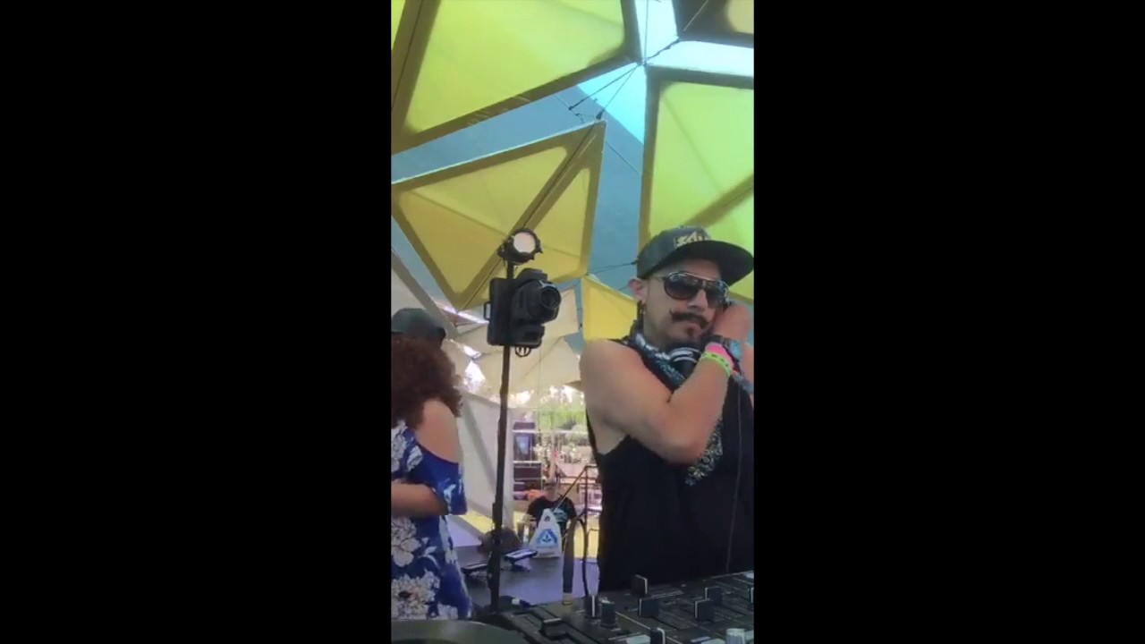 DJ OSCURE Live at Coachella on the Do Lab Stage 2017