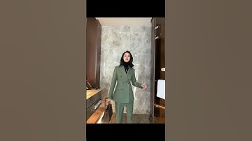 Customsuit: Sartorial Splendor: Personalized Women