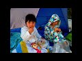 Nina and Timo are eating snack together! ニーナとティモは一緒におやつを食べています!