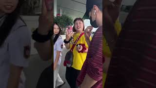 Quang Hùng Và Fan Tại Sân Bay #muzik #quanghungmasterd
