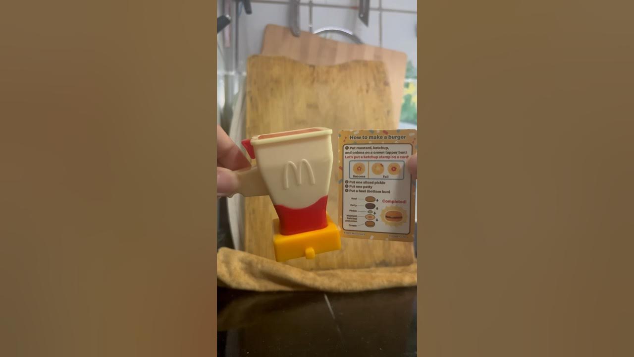 McDonald’s “Sauce Dispenser Burger Set” Happy Meal Play Set. shorts 