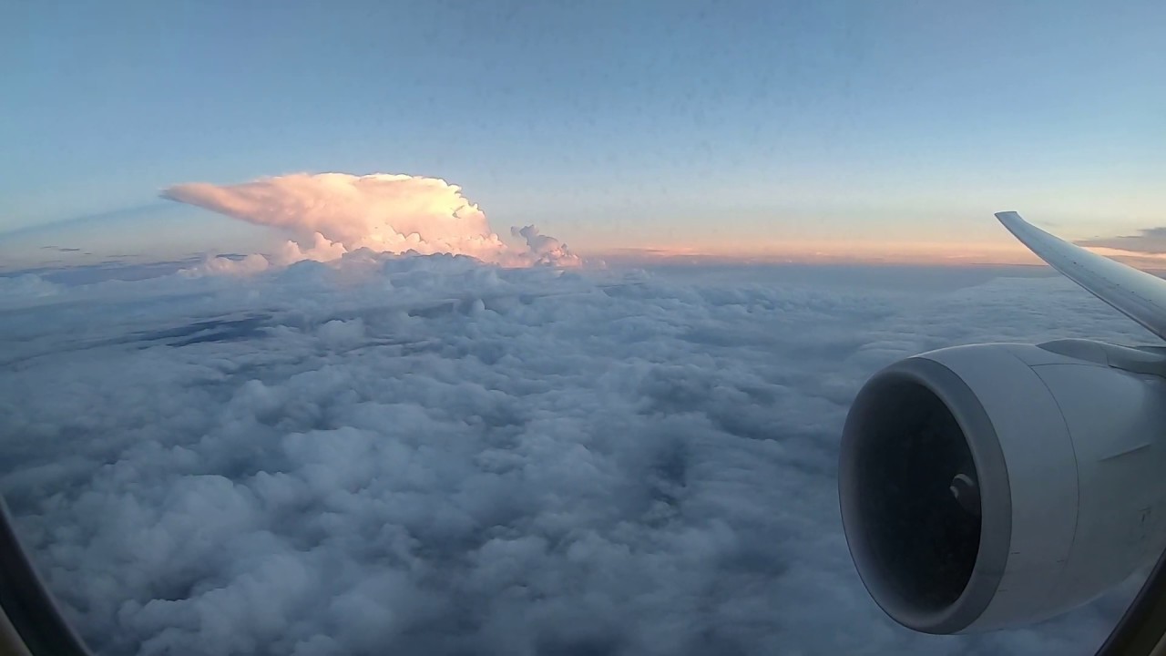 Beautiful Cloud Surfing & Sunset 777 300ER Landing at Taipei Taoyuan Airport