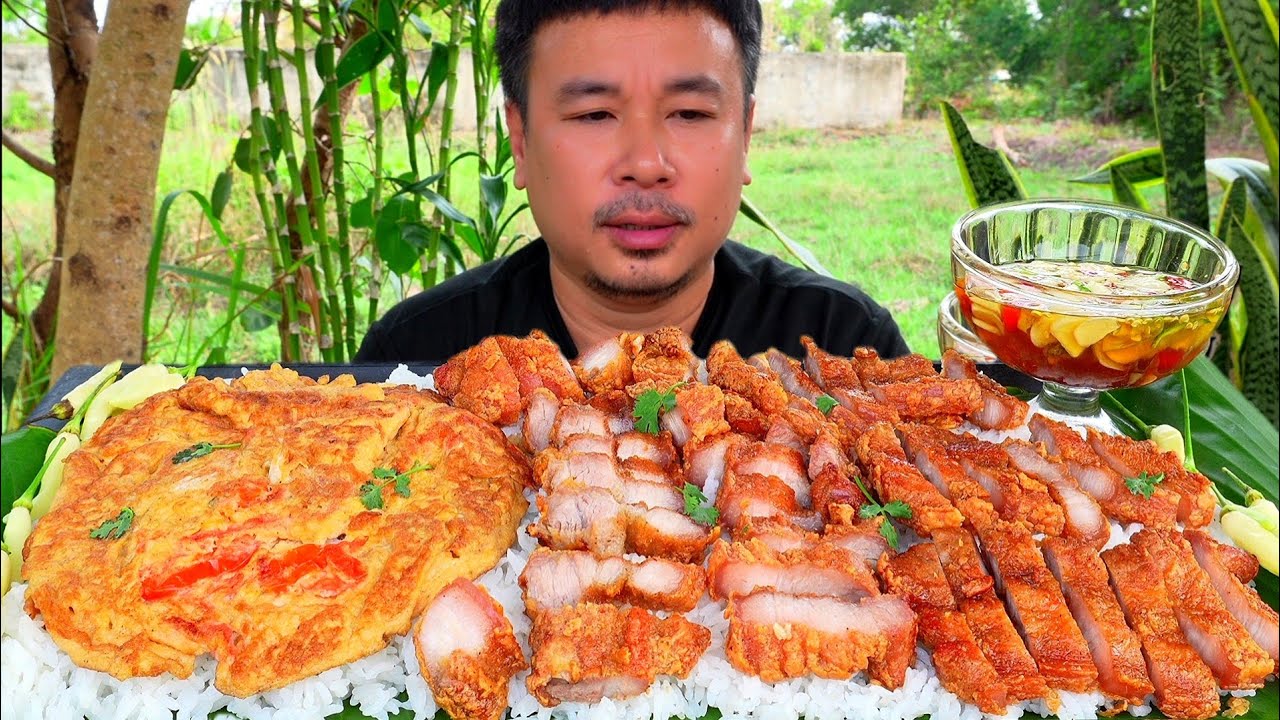 สามชั้นทอดน้ำปลาไข่เจียวข้าวสวยร้อนๆพริกน้ำปลา