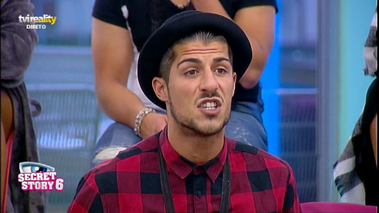 Cláudio A. intitula Helena de «ordinária»