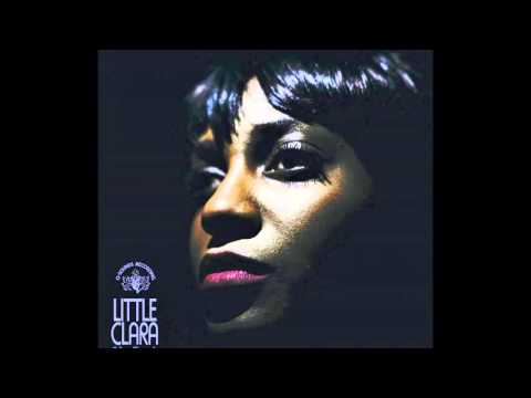 LITTLE CLARA & LES CHACALS , Jamais Là Pour Moi