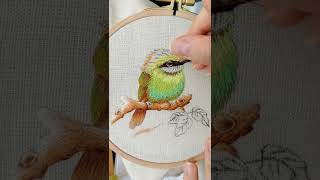 Вышивка птички гладью \ bird embroidery #shorts
