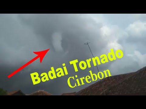Fenomena Alam !!! Tornado Menghantam Kalianyar Cirebon