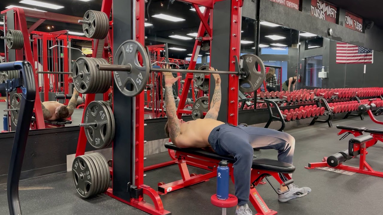 21.01.07. explosive smith machine chest press YouTube