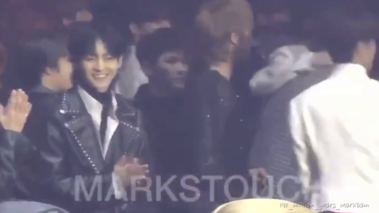 MarkBam Moments งาน Asia Artist Awards2018 ก็ตัวติดกัน(ต์)ทั้งงานสินะ (นึกว่างานแต่ง)