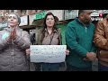 الأمطار وبرودة الطقس لم تثنِ المحتجين في السويداء عن الاستمرار بالمظاهرات المطالبة بإسقاط أسد