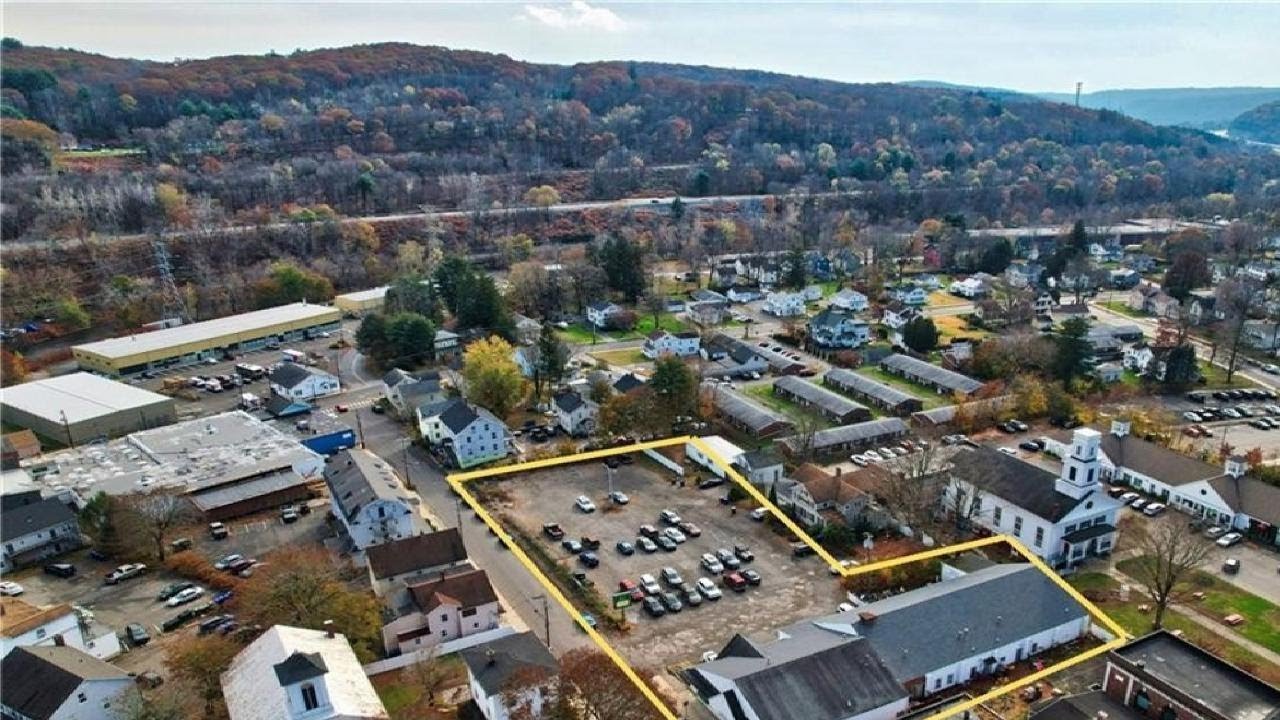 14 Park Street, Thomaston, CT Presented by Dawn Rousseau.