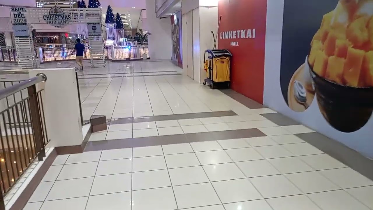 Tour in Limketkai Mall 