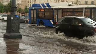 Питер затопило! Московский пр. ушел под воду :) Ливень и град!  25.06.23