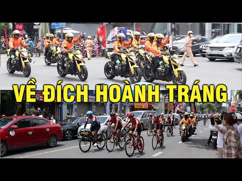 Video Moto dàn đội hình mũi tên mở đườngcác tay đua xe đạp... - youtube