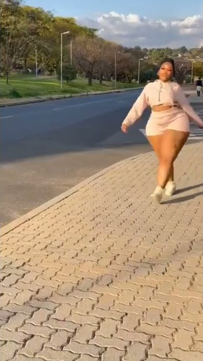 African queen of curves