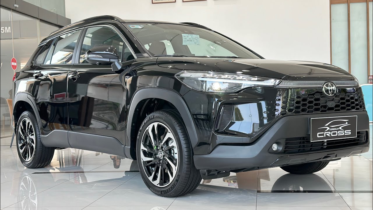 Toyota Corolla Cross 2024 - Black - YouTube
