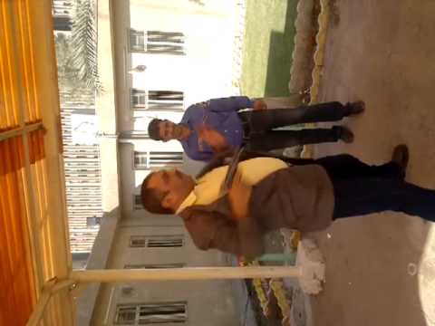  طريقة عجيبة لسحب المسدس بيد واحدة