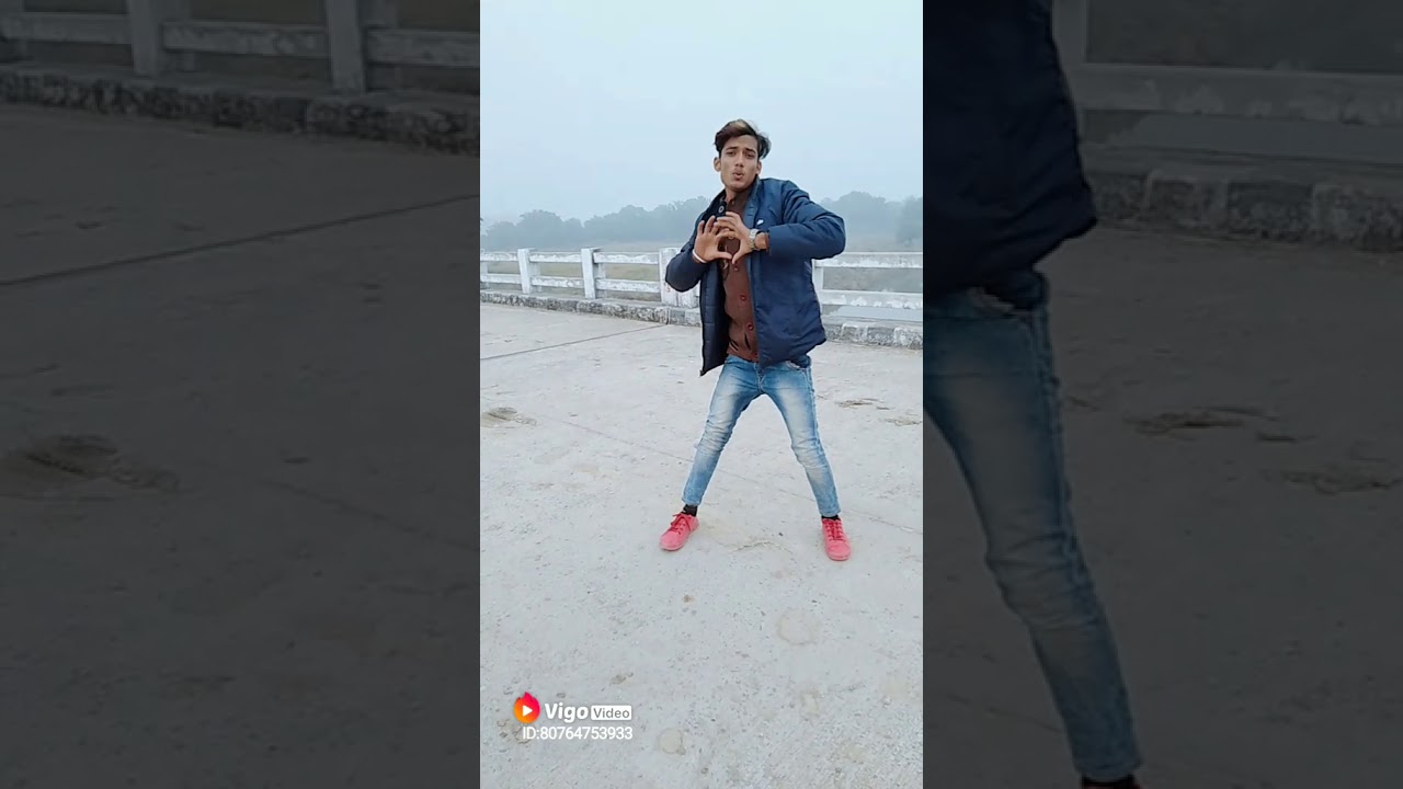 Ishq mein Tere blouse Kar Diya Tere liye Dil kudiye - YouTube