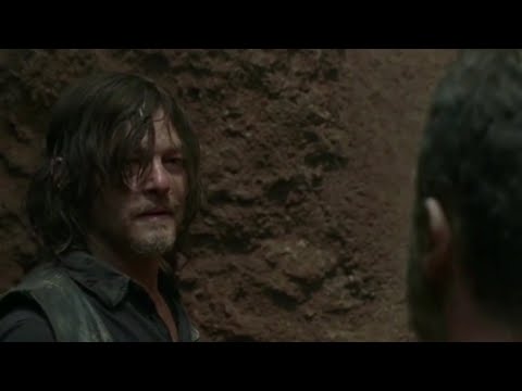 The Walking Dead 9x04 - Daryl & Rick Argue Whilst Stuck In A Pit