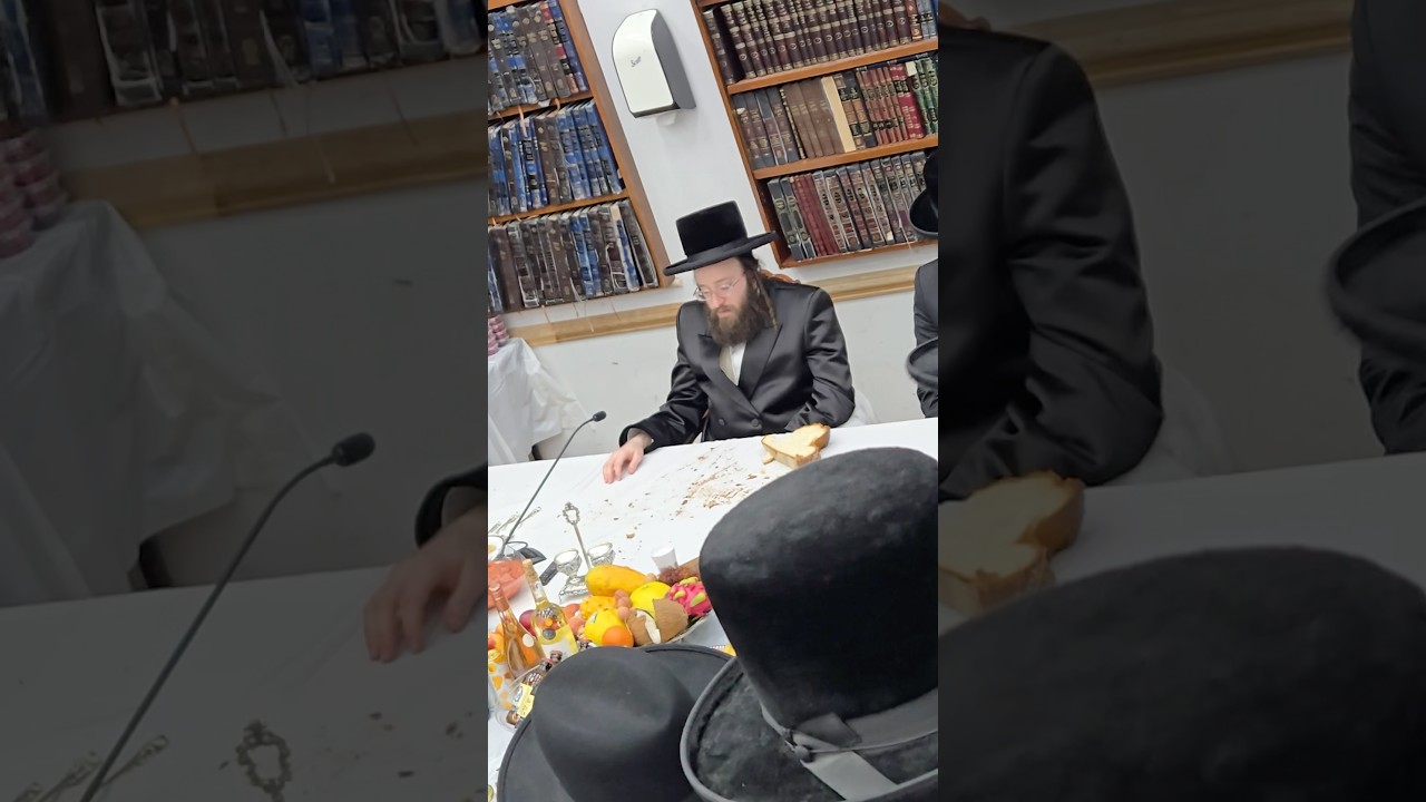 ט״ו בשבט בחצר הקודש קאסוב