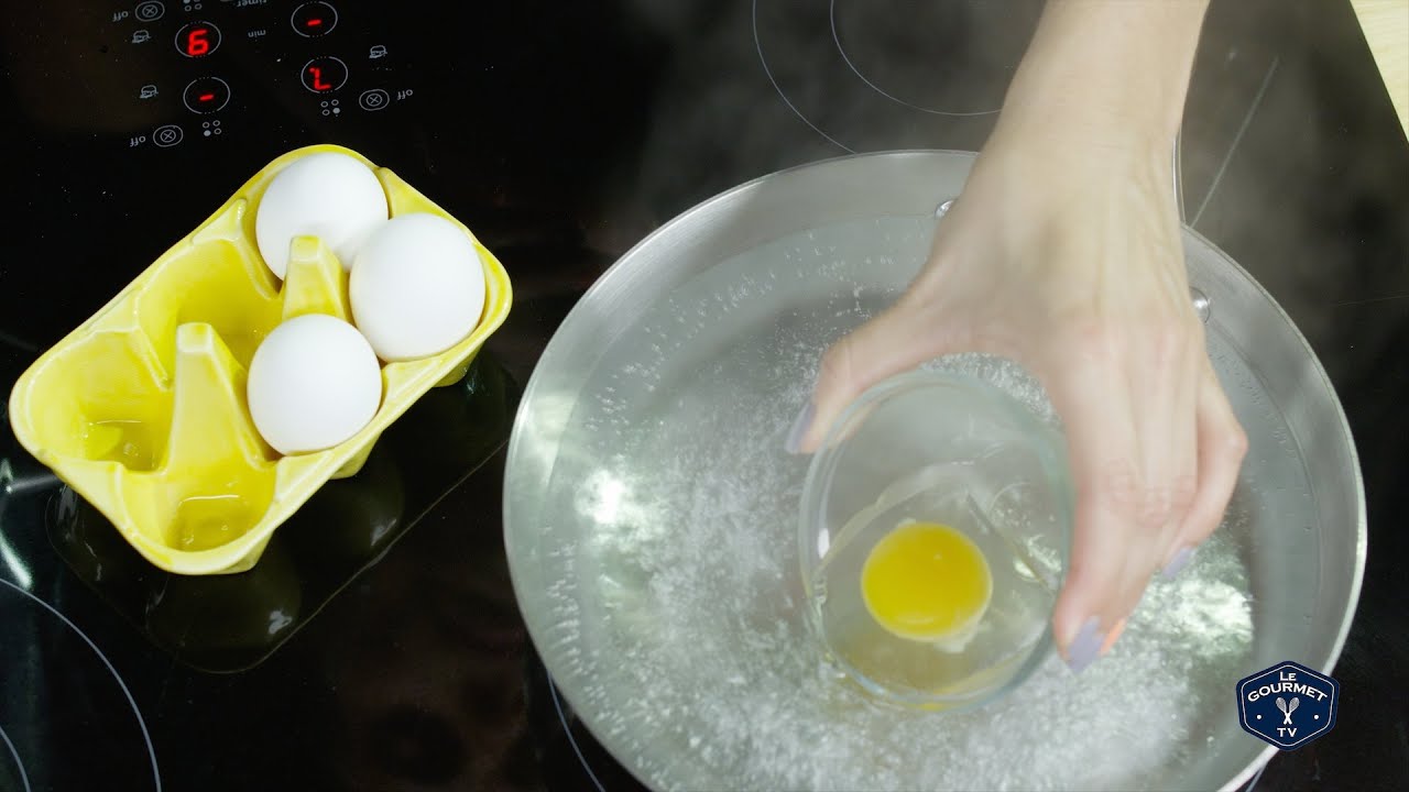 Tip: How -To Poach Eggs - Le Gourmet TV | Glen And Friends Cooking