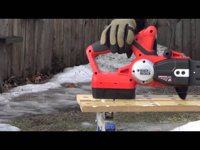 Black & Decker 18-Volt Cordless Chain Saw CCS818 