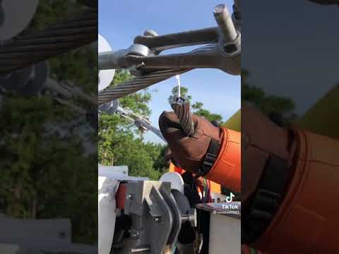 طريقة تفريغ الشحنة الكهربائية من الخط العالي