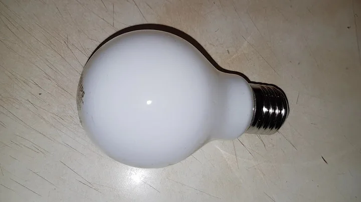 BOOST LED E27 Warm white 2700K 1521 lumen light bulb: unboxing
